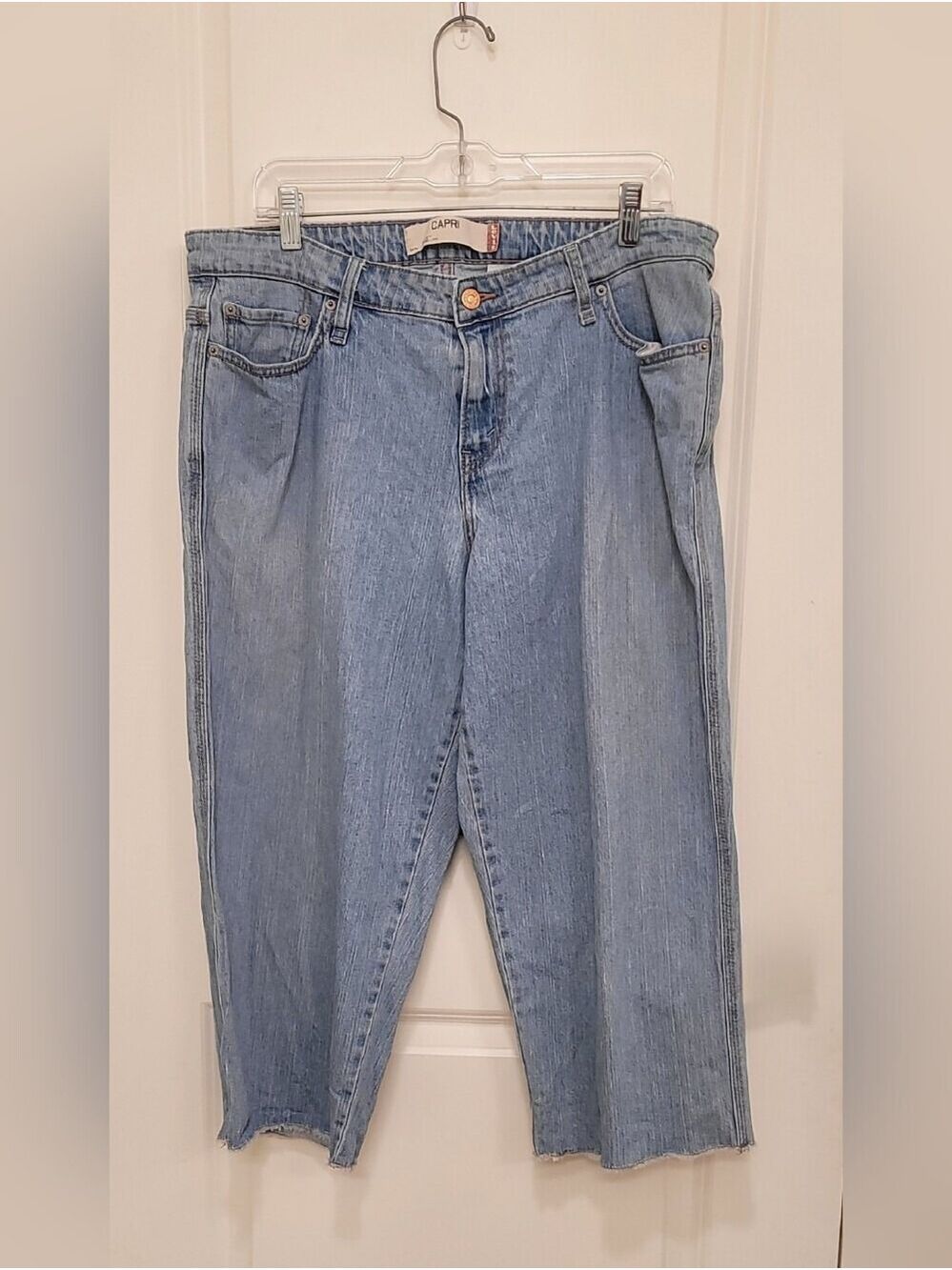 Capri Light Wash High-Rise Jeans